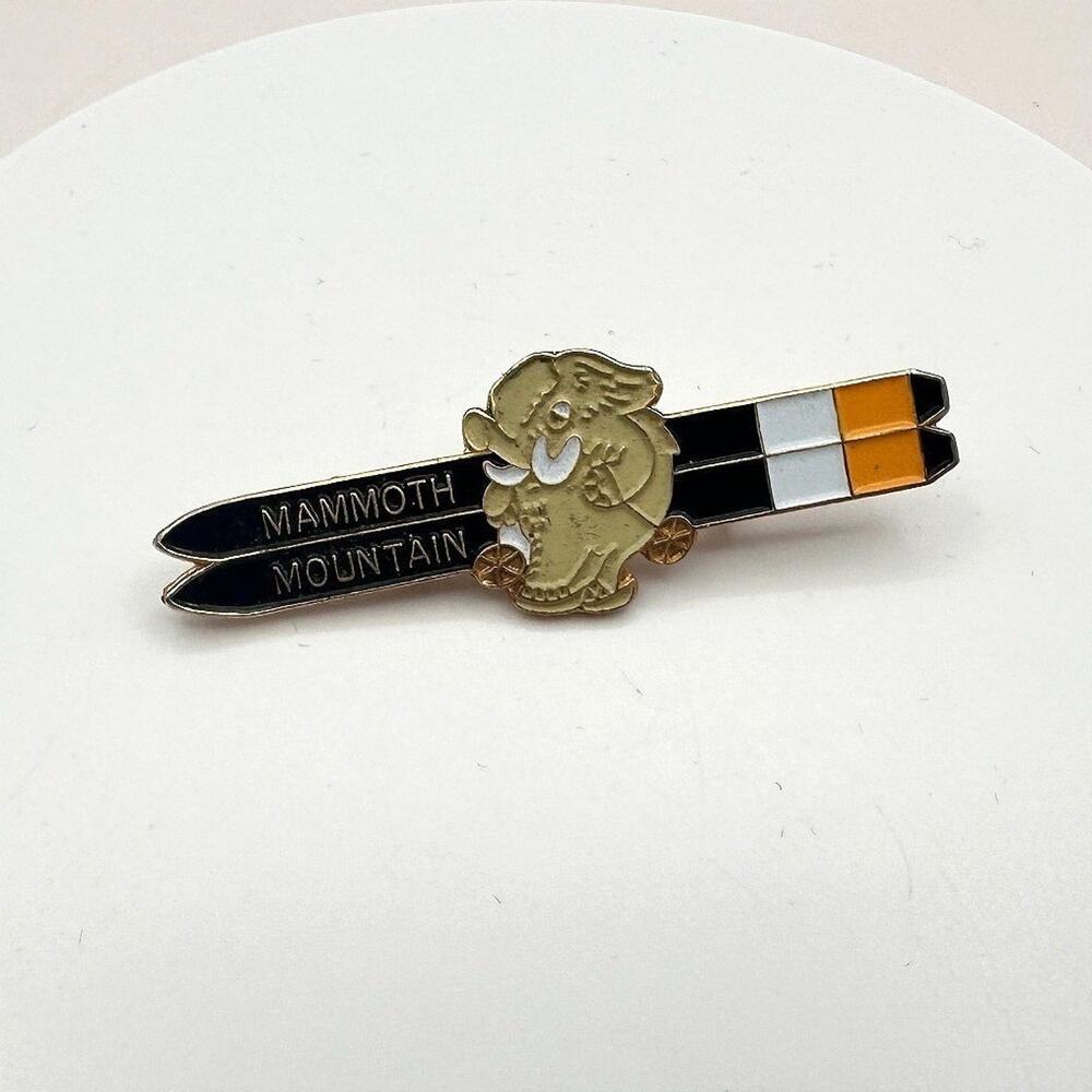 Vintage 90s Mammoth Mountain Ski Woolly Mascot Enamel Brooch Pin Unisex Jewelry